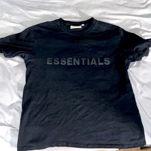 ESSENTIALS Fear of God Black tee